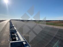 Ein Leitschutzplankensystem, welches in eine Kurve übergeht, von Meiser Strassenausstattung auf der Teststrecke in Spanien.