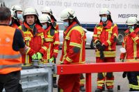 Die Feuerwehr Schmelz beim Test des neuen patentierten System VARIO-GUARD MÜF von Meiser Straßenausstattung.