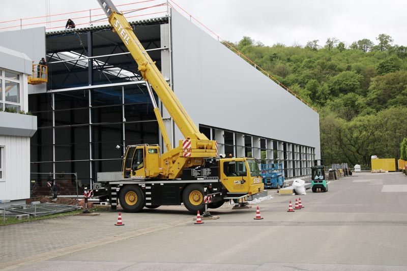 Der schon fast fertige Neubau auf dem Gelände der Meiser Straßenausstattung.
